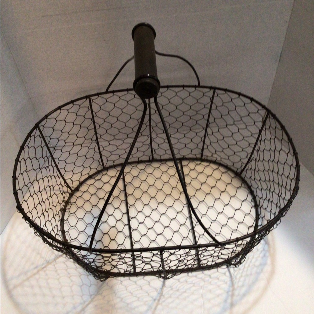 Chicken Wire Wooden Handle Basket